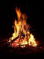 alimentar el fuego 